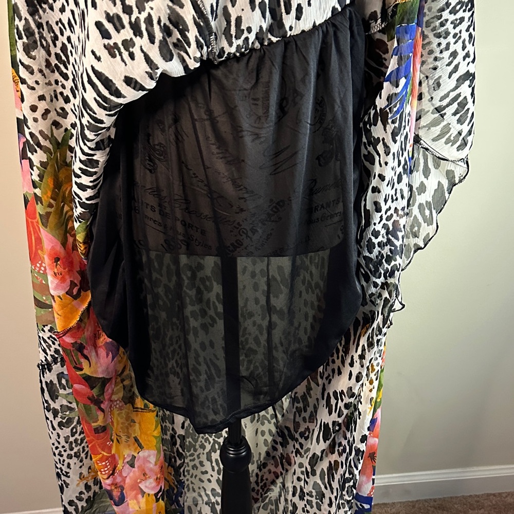 Chic Long Sleeve Leopard Print Maxi Dress with Vibrant Accents - Picture 16 of 16
